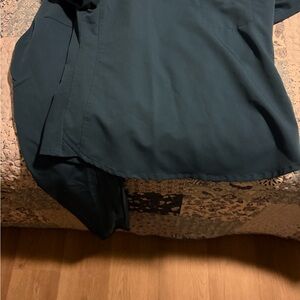 Fabletics Caribbean blue scrub top